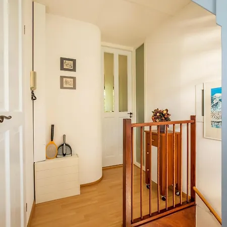 Comfy In With French Balcony, Cleaning Included *