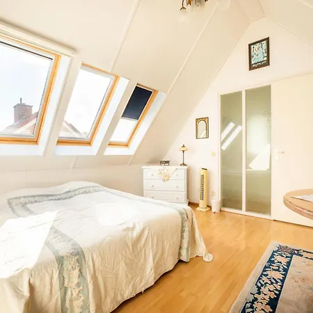 Comfy In With French Balcony, Cleaning Included *