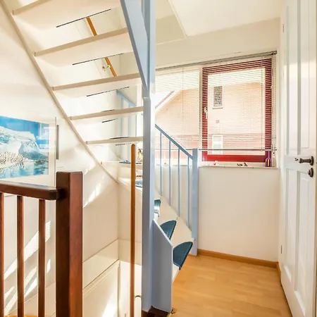 Comfy In With French Balcony, Cleaning Included